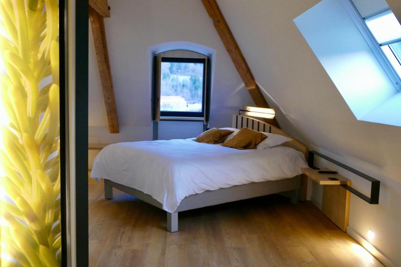 Logis Hotel Le France Villers le Lac Bagian luar foto