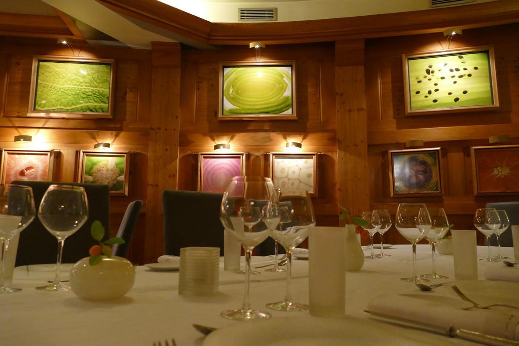 Logis Hotel Le France Villers le Lac Bagian luar foto