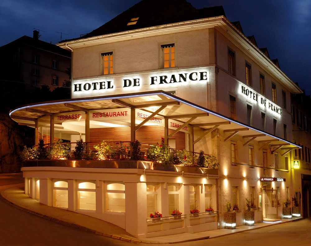 Logis Hotel Le France Villers le Lac Bagian luar foto